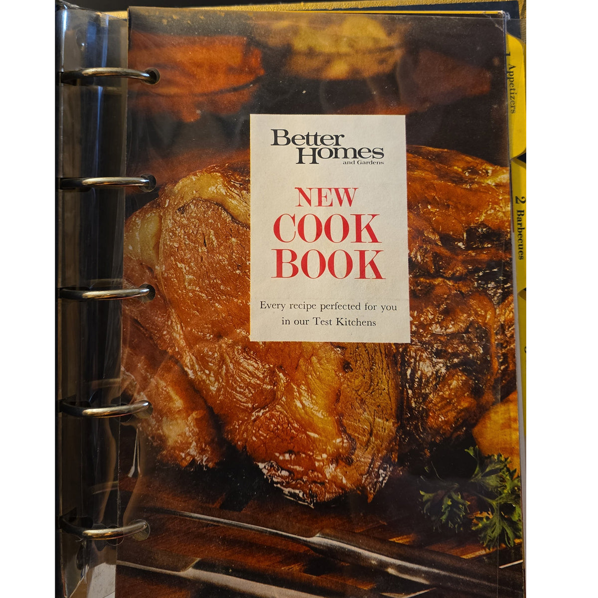 Better Homes and Gardens New Cook Book 1970 Gold Five Ring Binder Near Fine