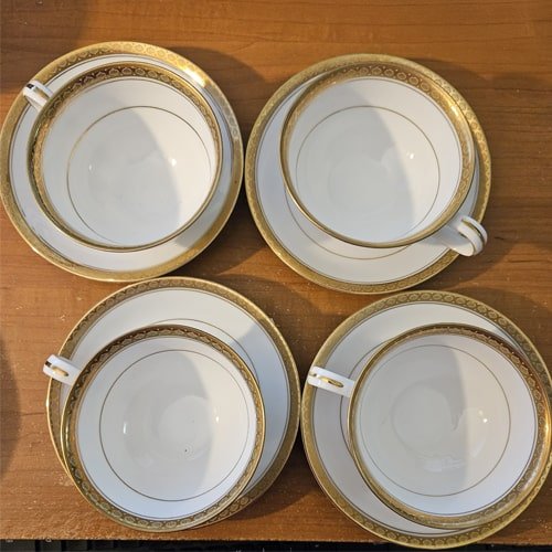 Noritake Richmond Teacup & Saucer Set of Four – Gold Encrusted Japan China (Pattern 6124) – rare and collectible book from Deb’s Rare Books